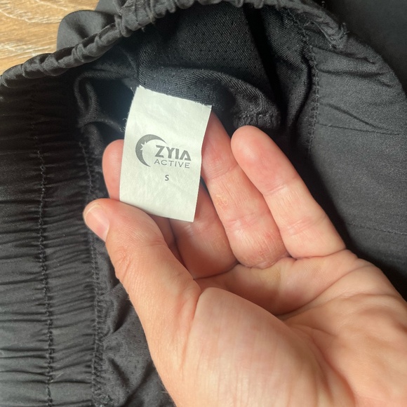 Zyia Athletic Short Black - Picture 3 of 3